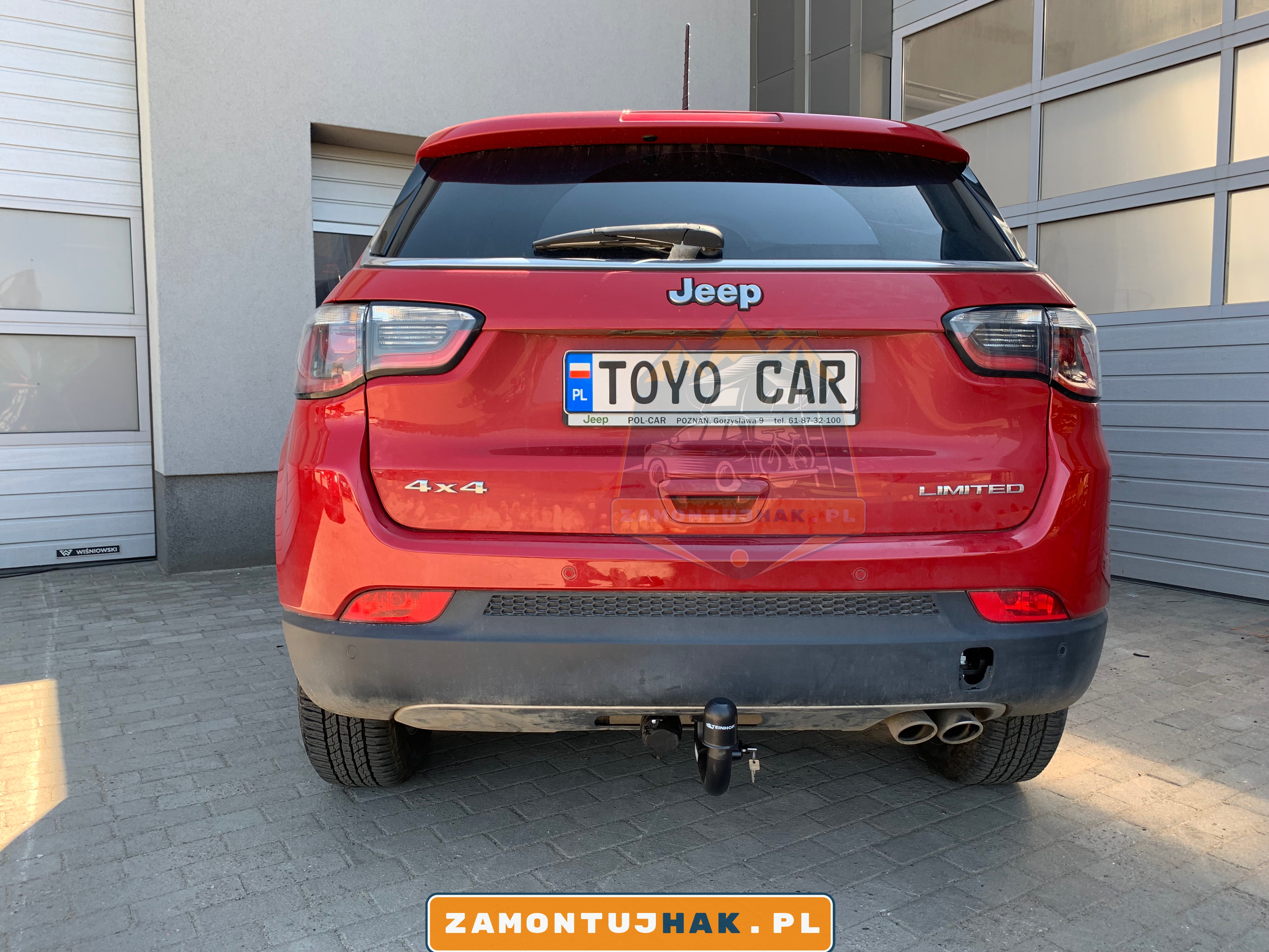 zdjecie samochodu jeep compass z hakiem holowniczym profesjonalny montaz haka w poznaniu nasz serwis 